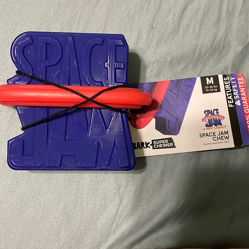 NWT! LE SPACEJAM! BarkBox SuperChewer Space Jam Chew!